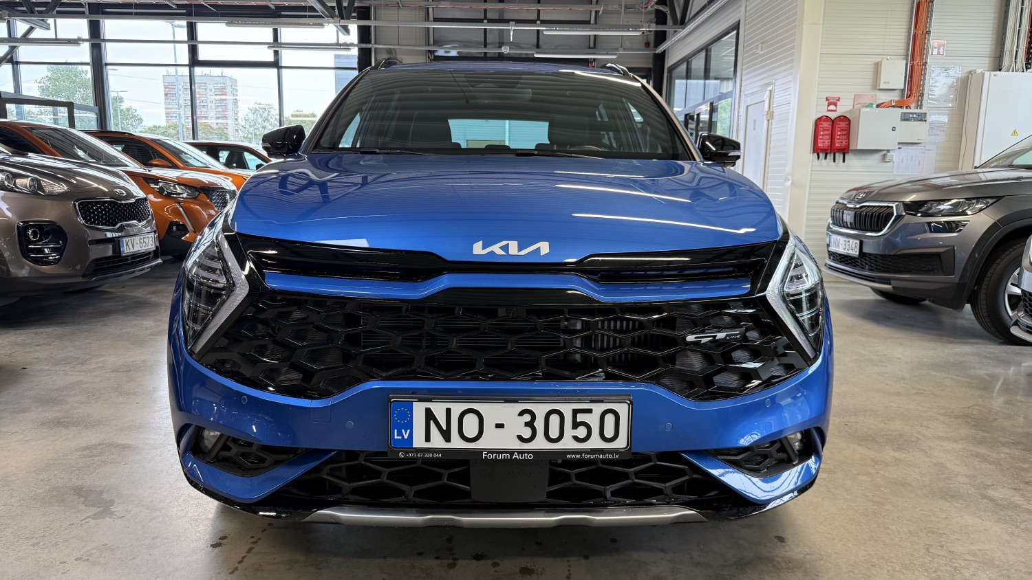 Car image 7