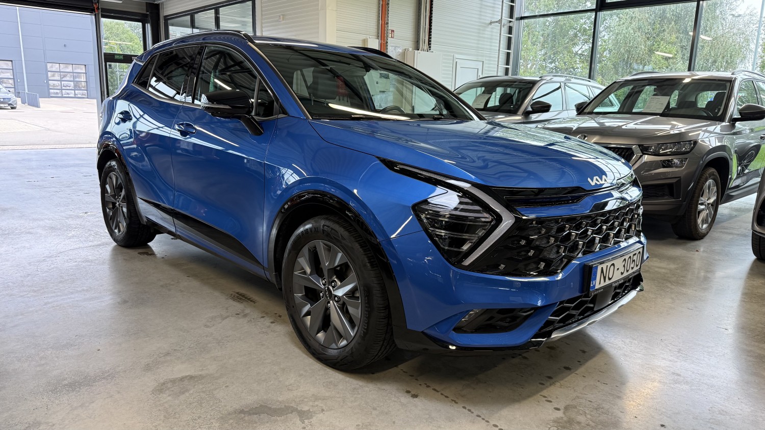 Car image 6