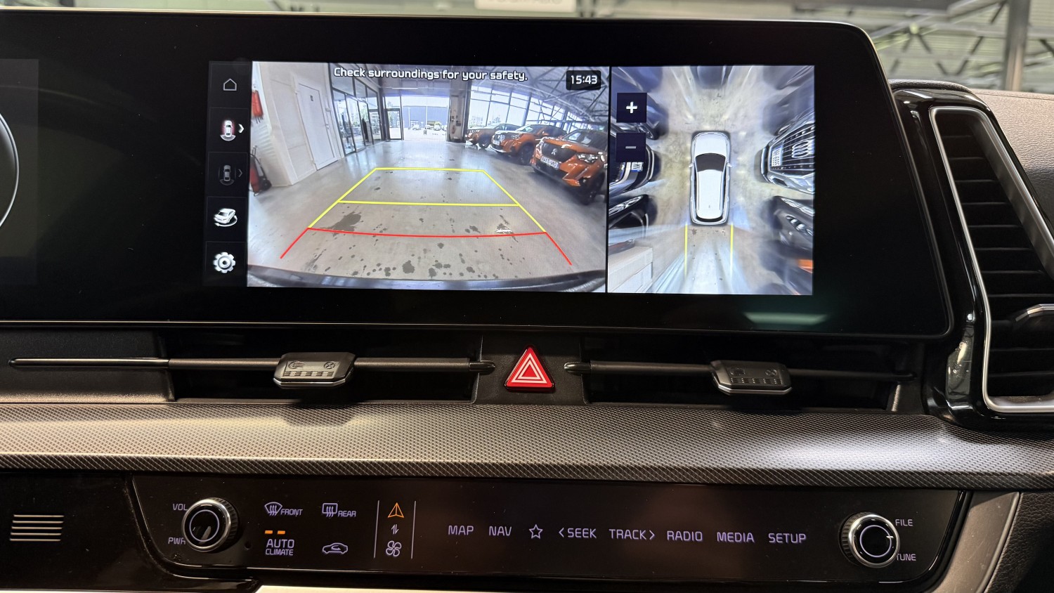 Car image 24