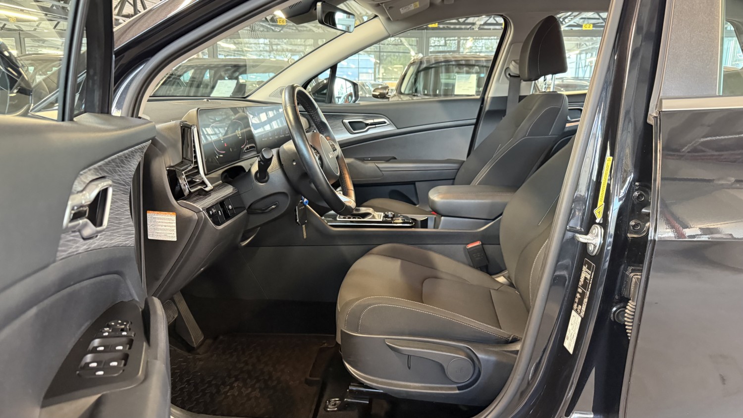 Car image 11