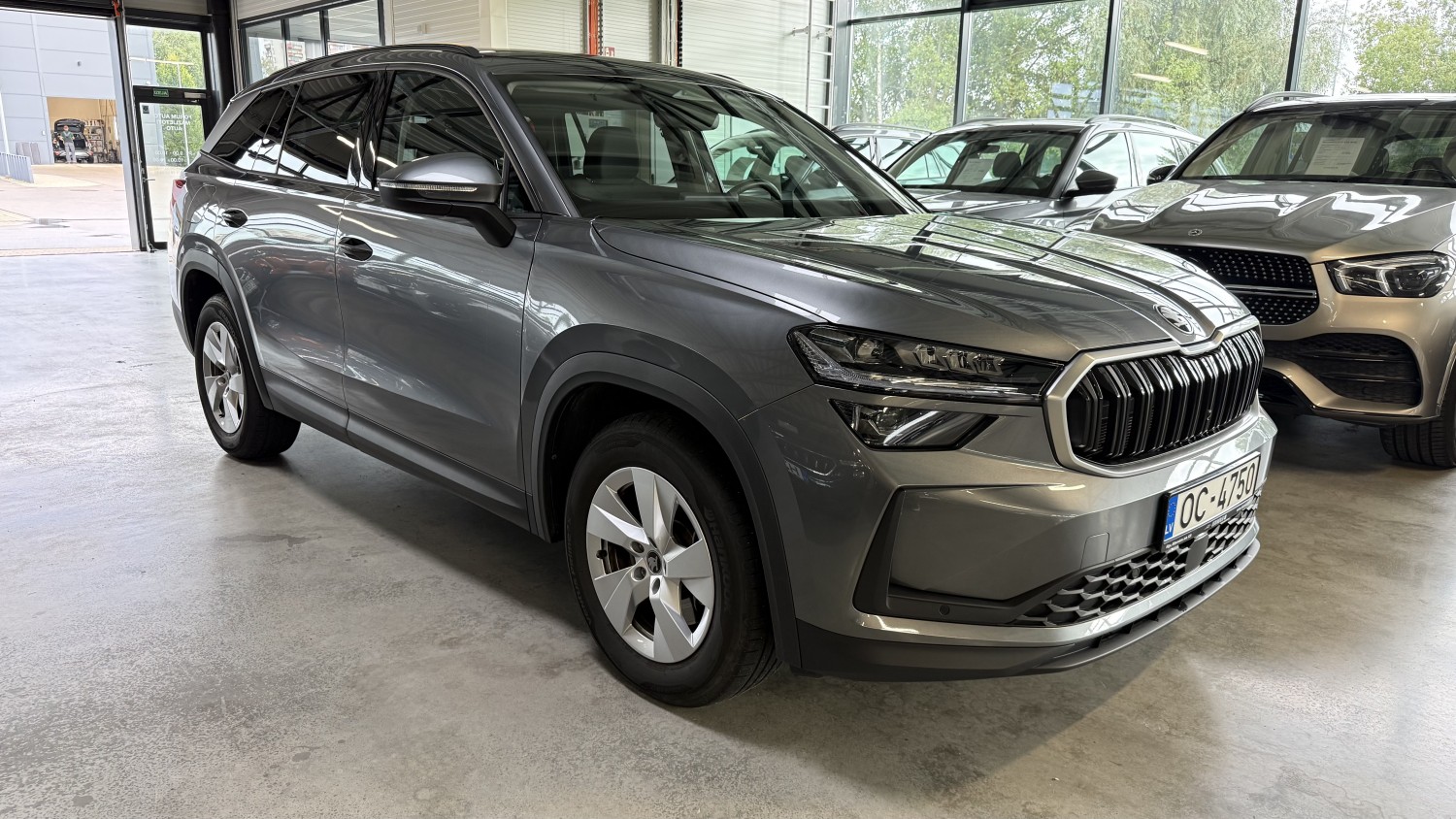 Car image 6