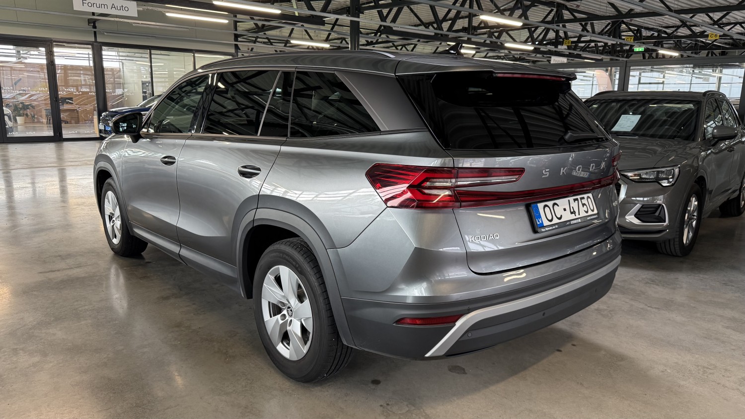 Car image 2