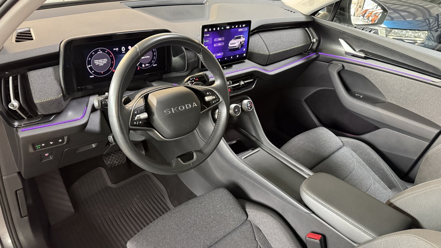 Car image 13