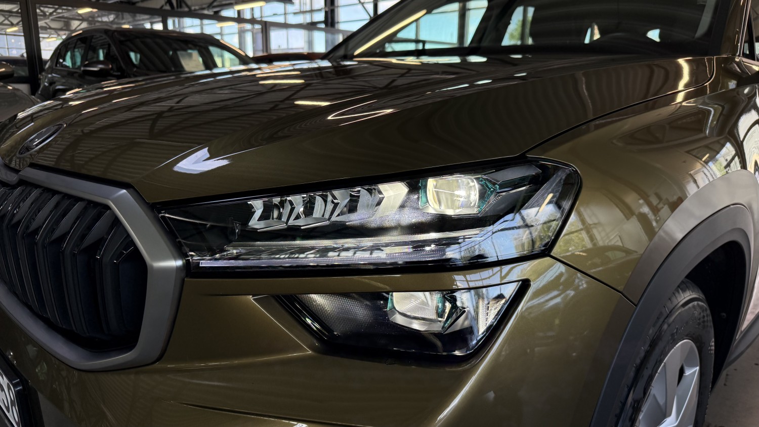Car image 8