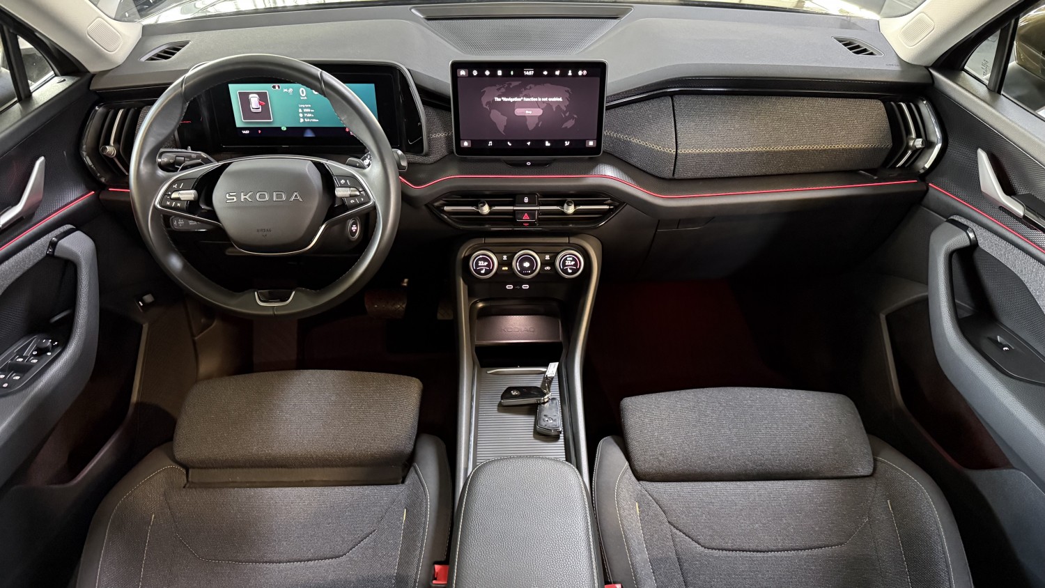 Car image 18