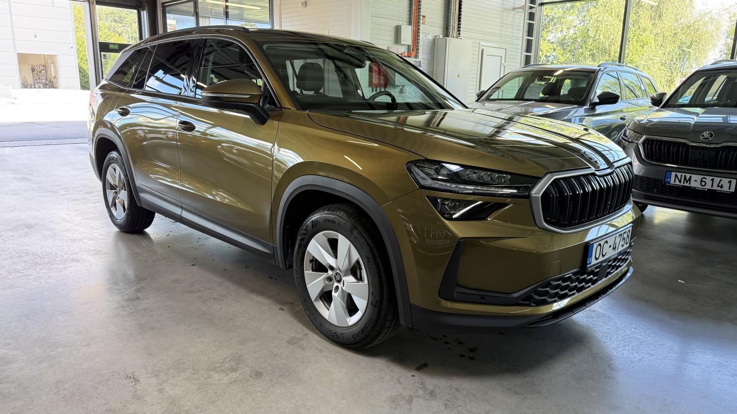 Car image 6