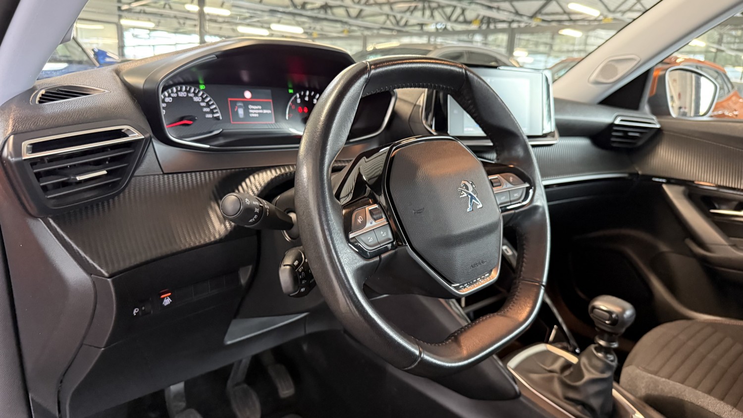 Car image 18