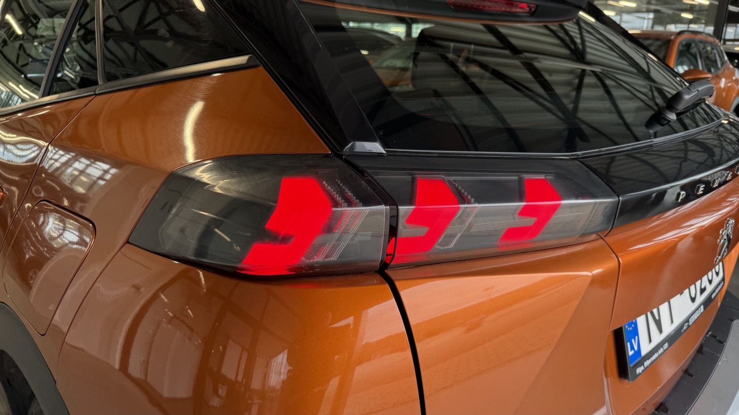 Car image 10