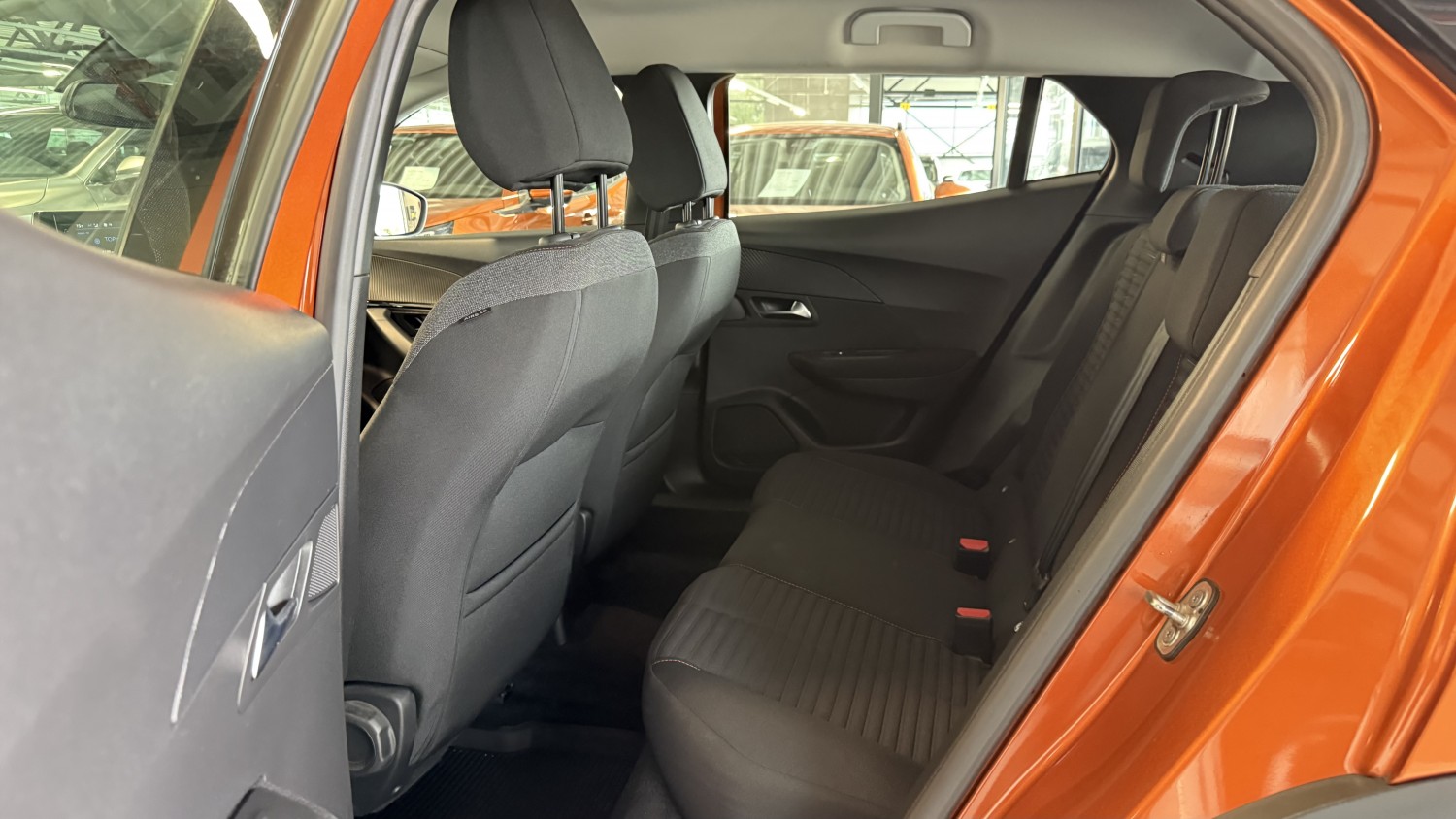 Car image 13