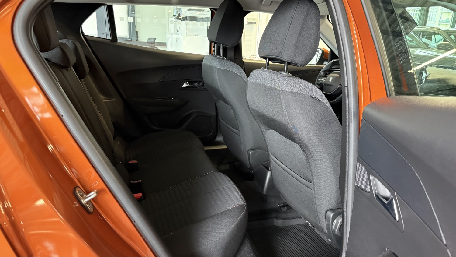 Car image 15