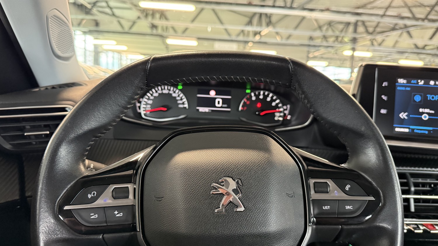 Car image 19