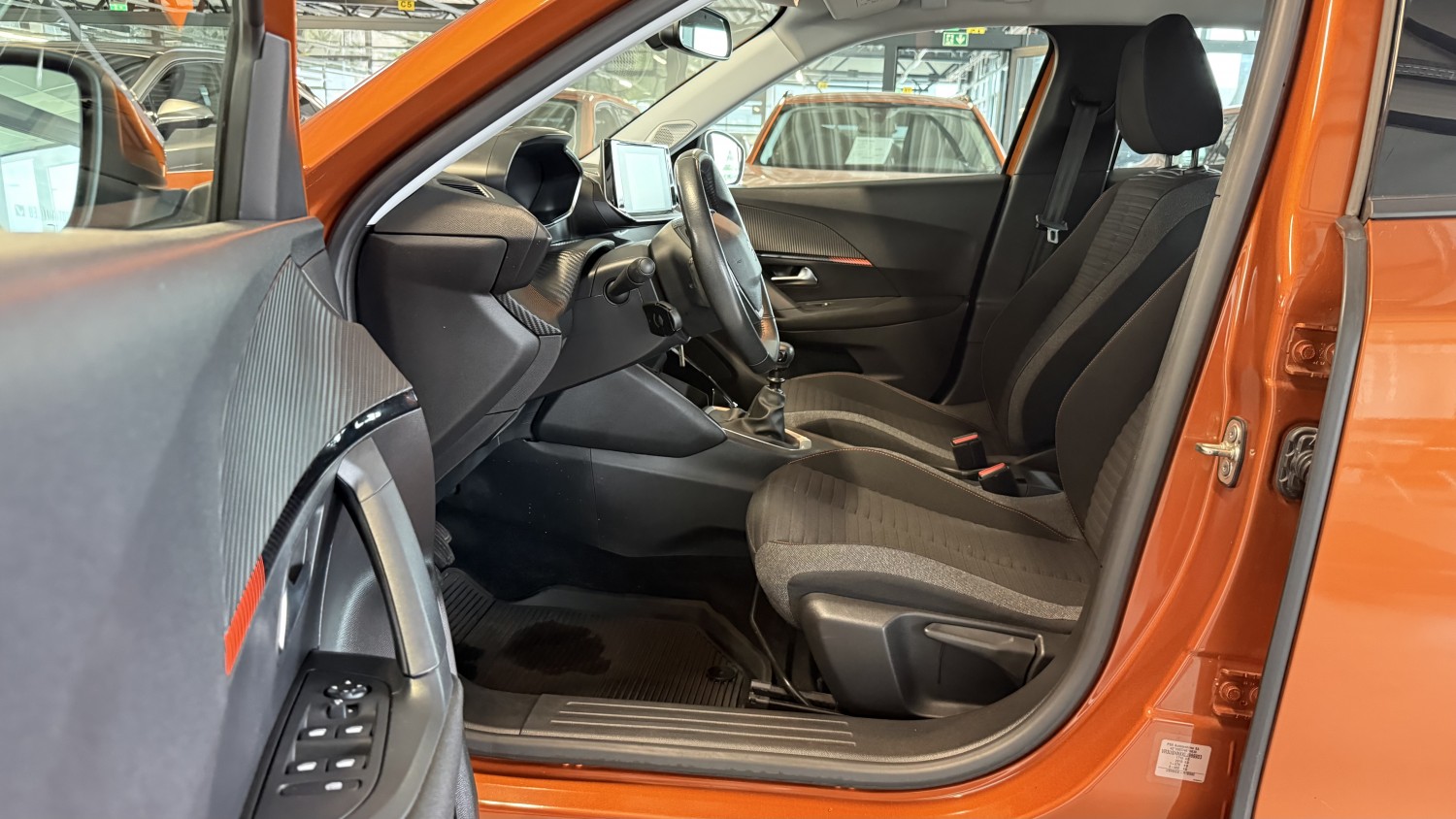 Car image 11