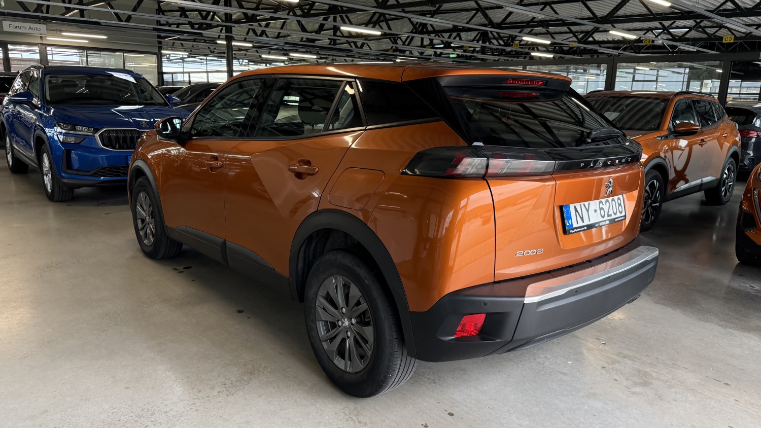 Car image 2