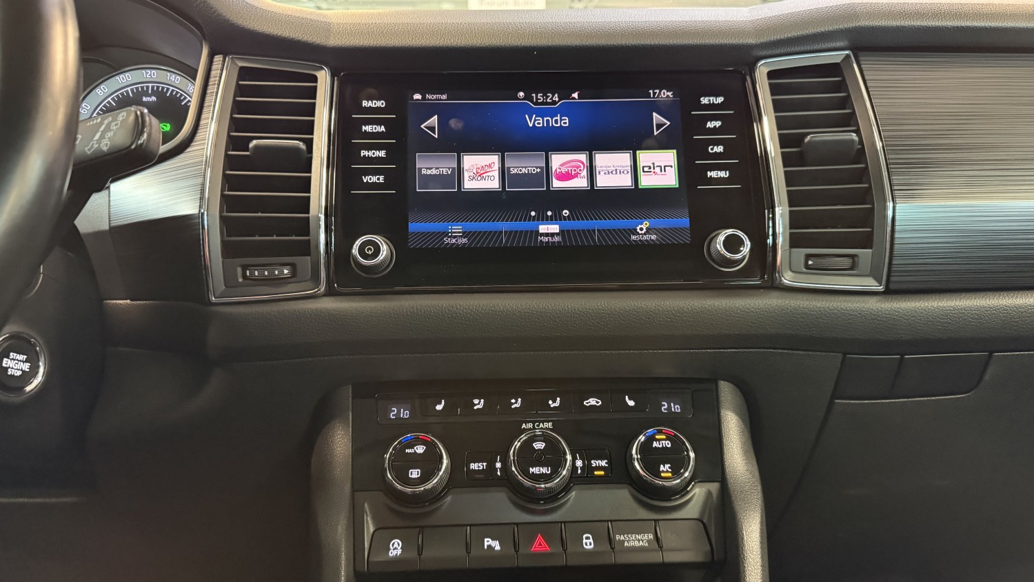 Car image 21