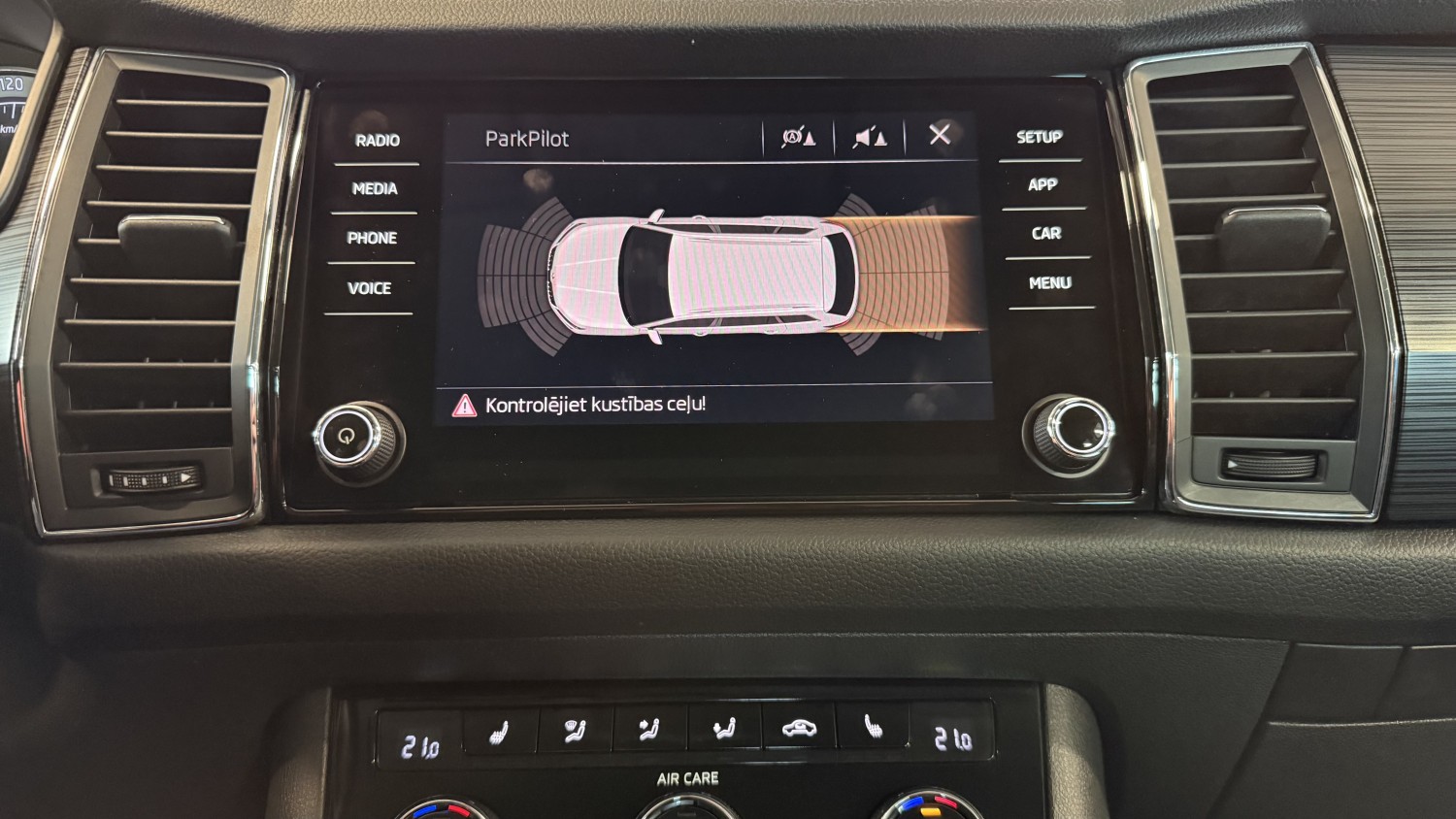 Car image 22