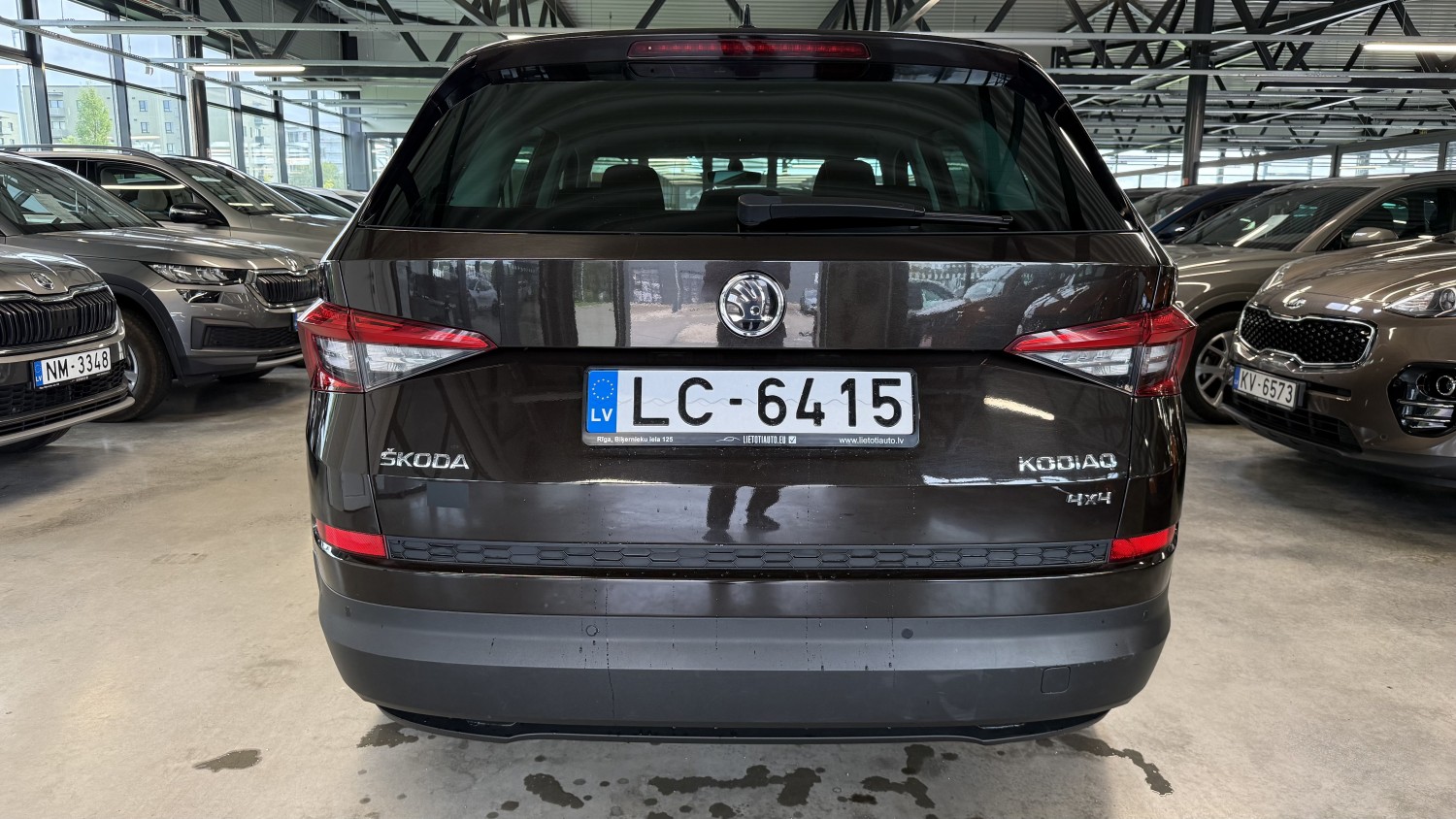 Car image 3