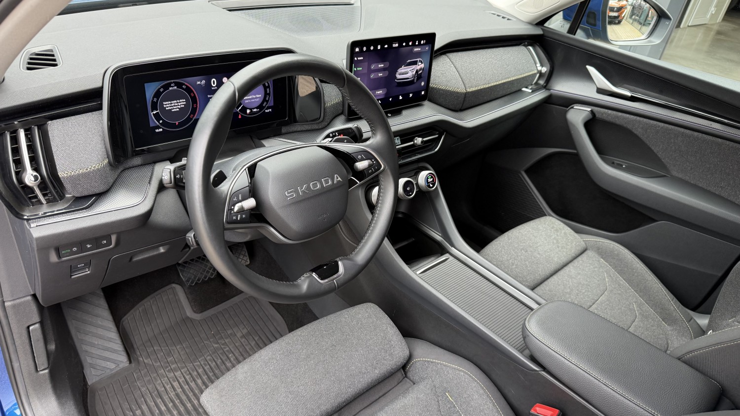 Car image 13