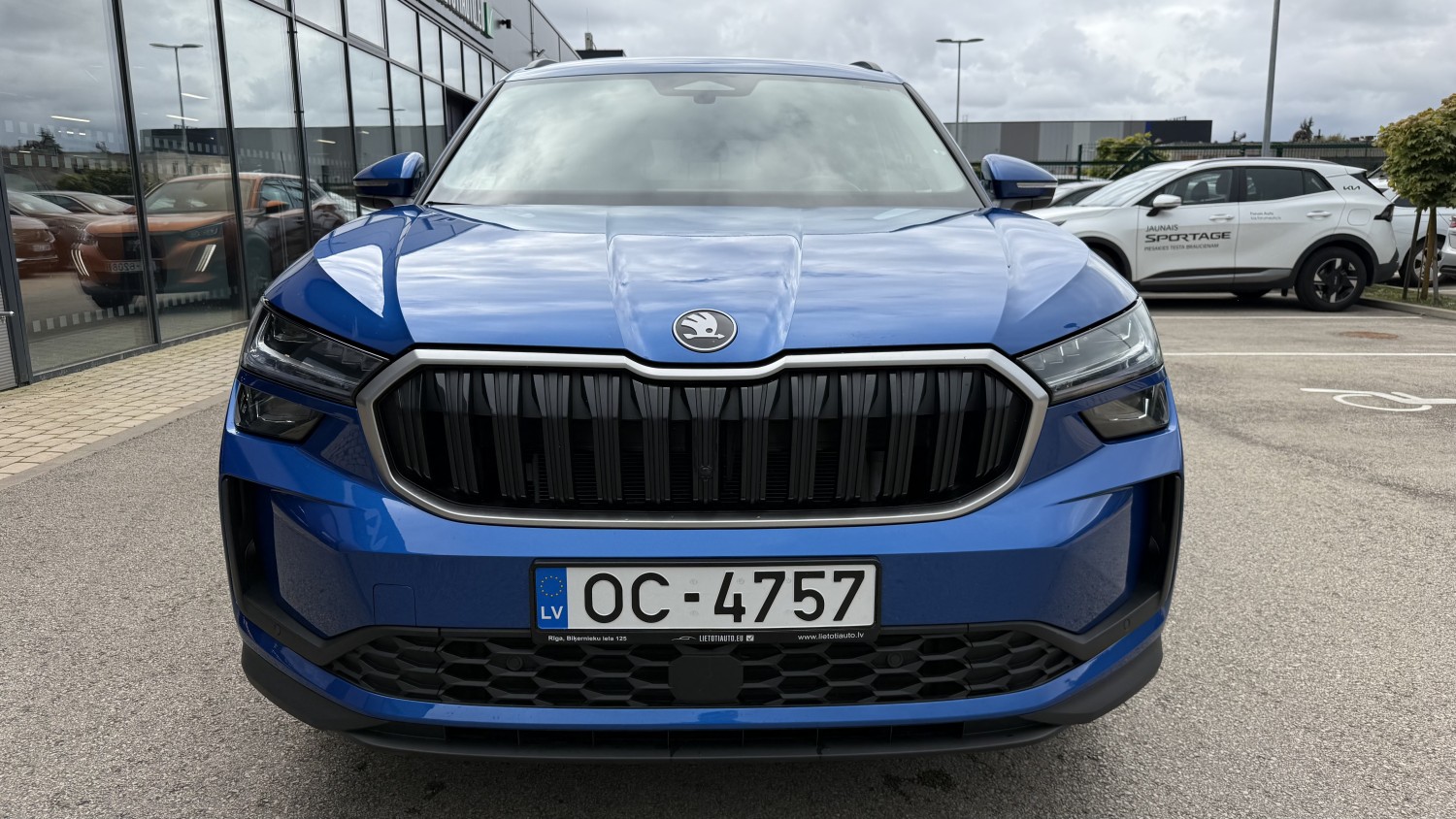 Car image 7