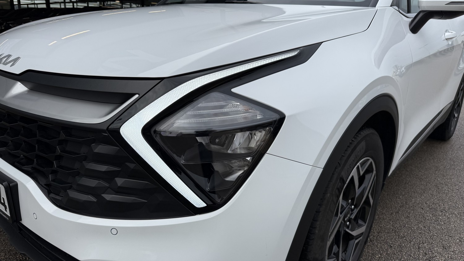 Car image 9