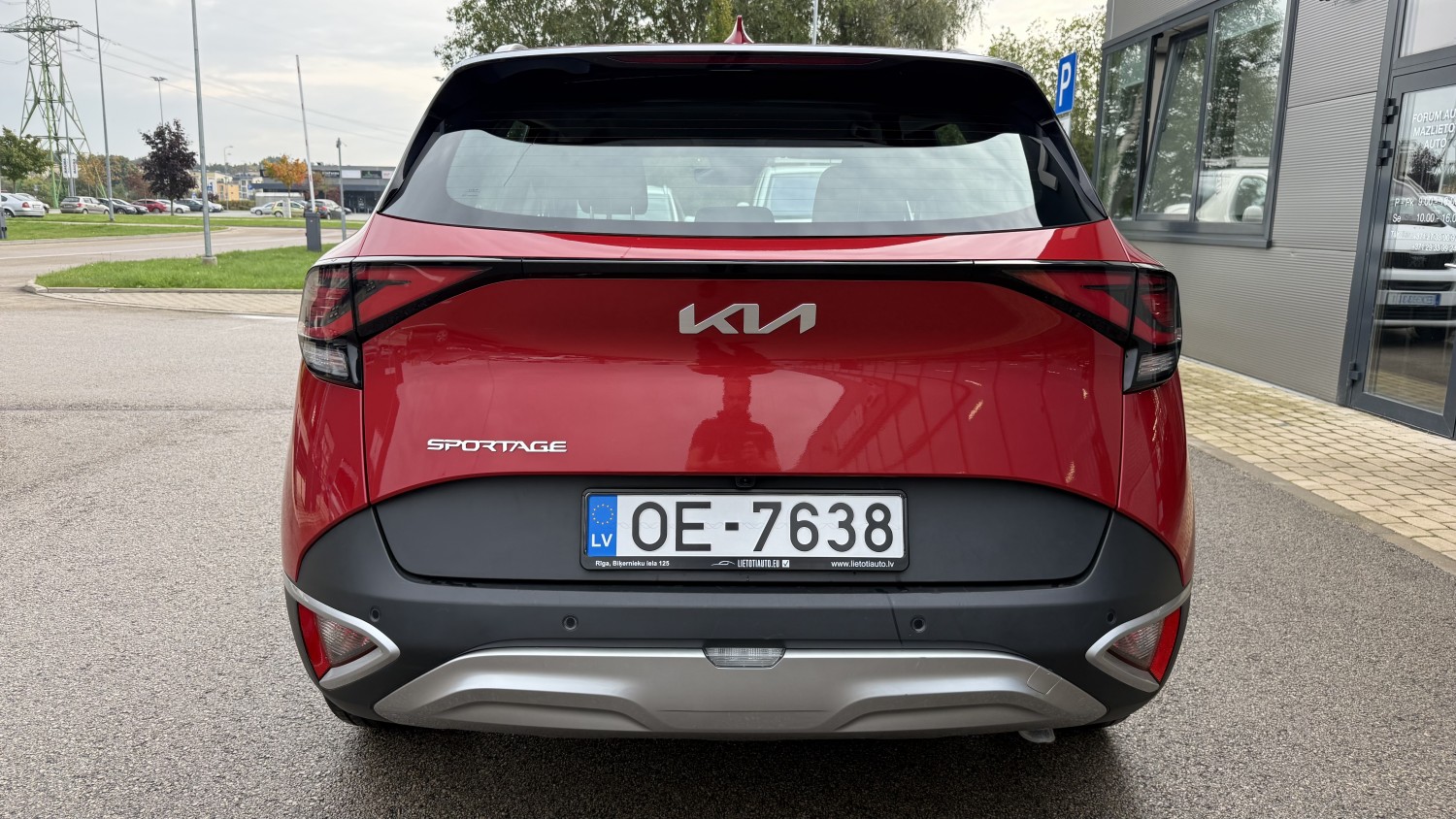 Car image 3