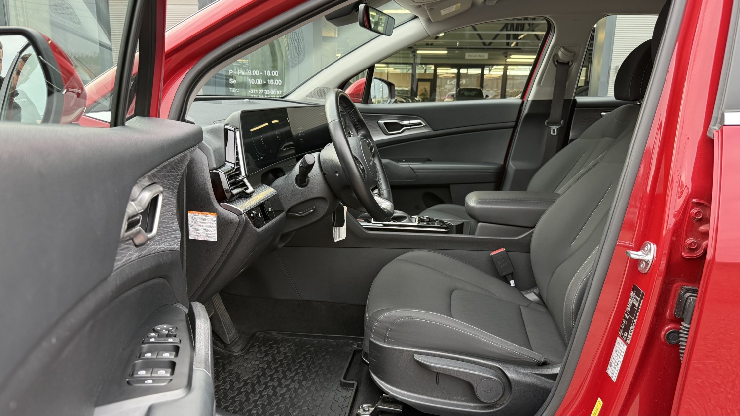 Car image 11