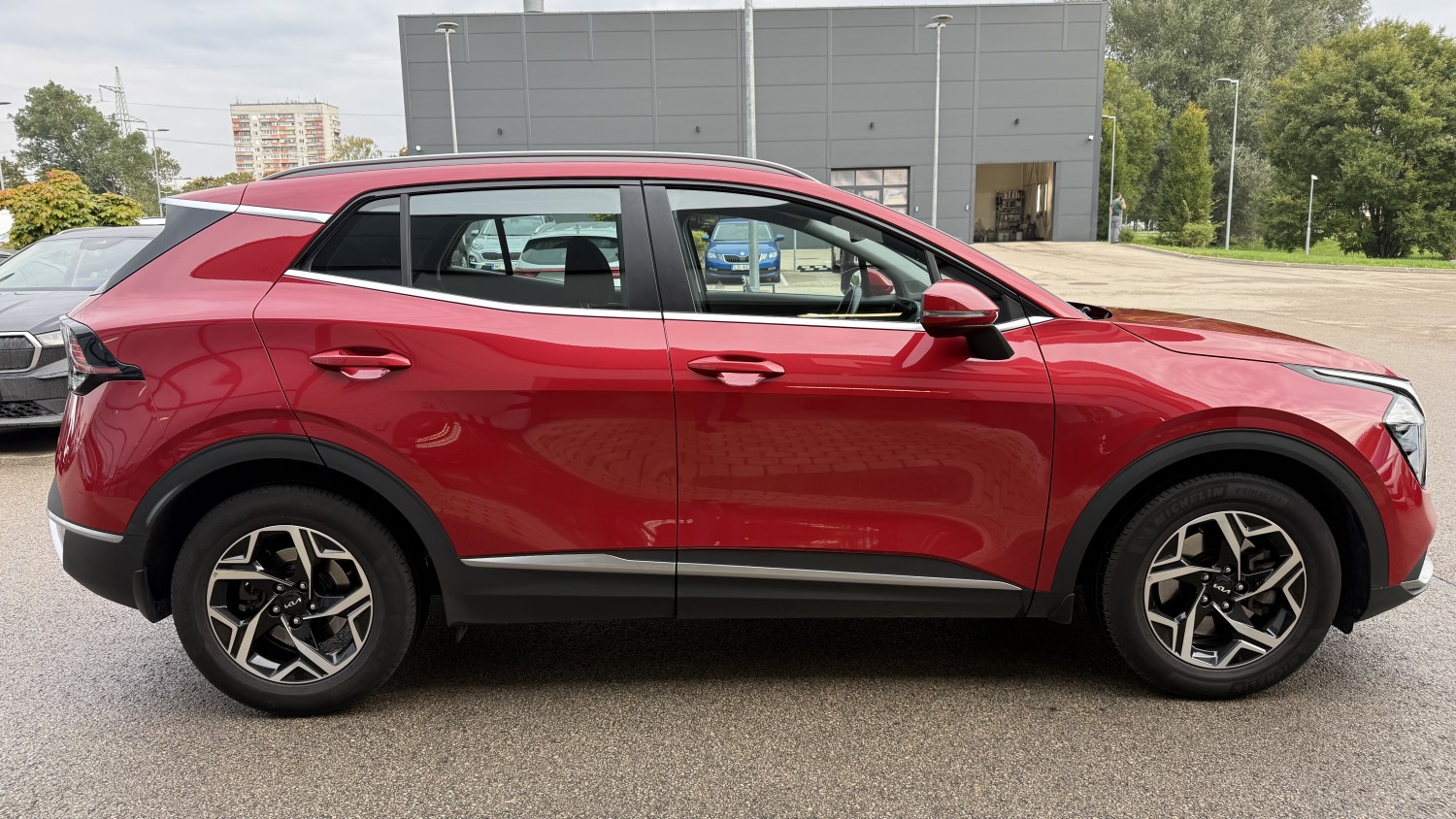 Car image 5