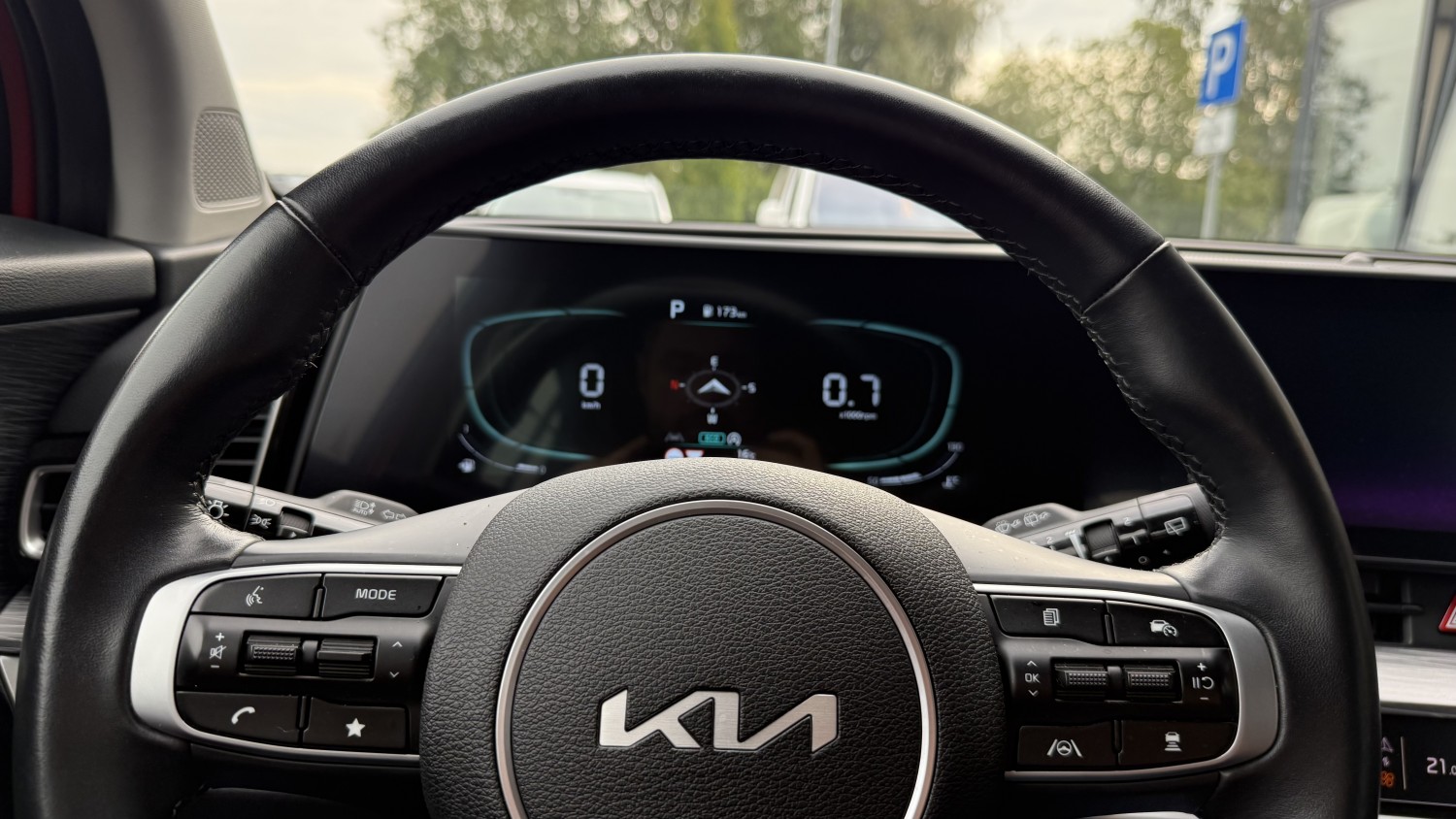 Car image 18