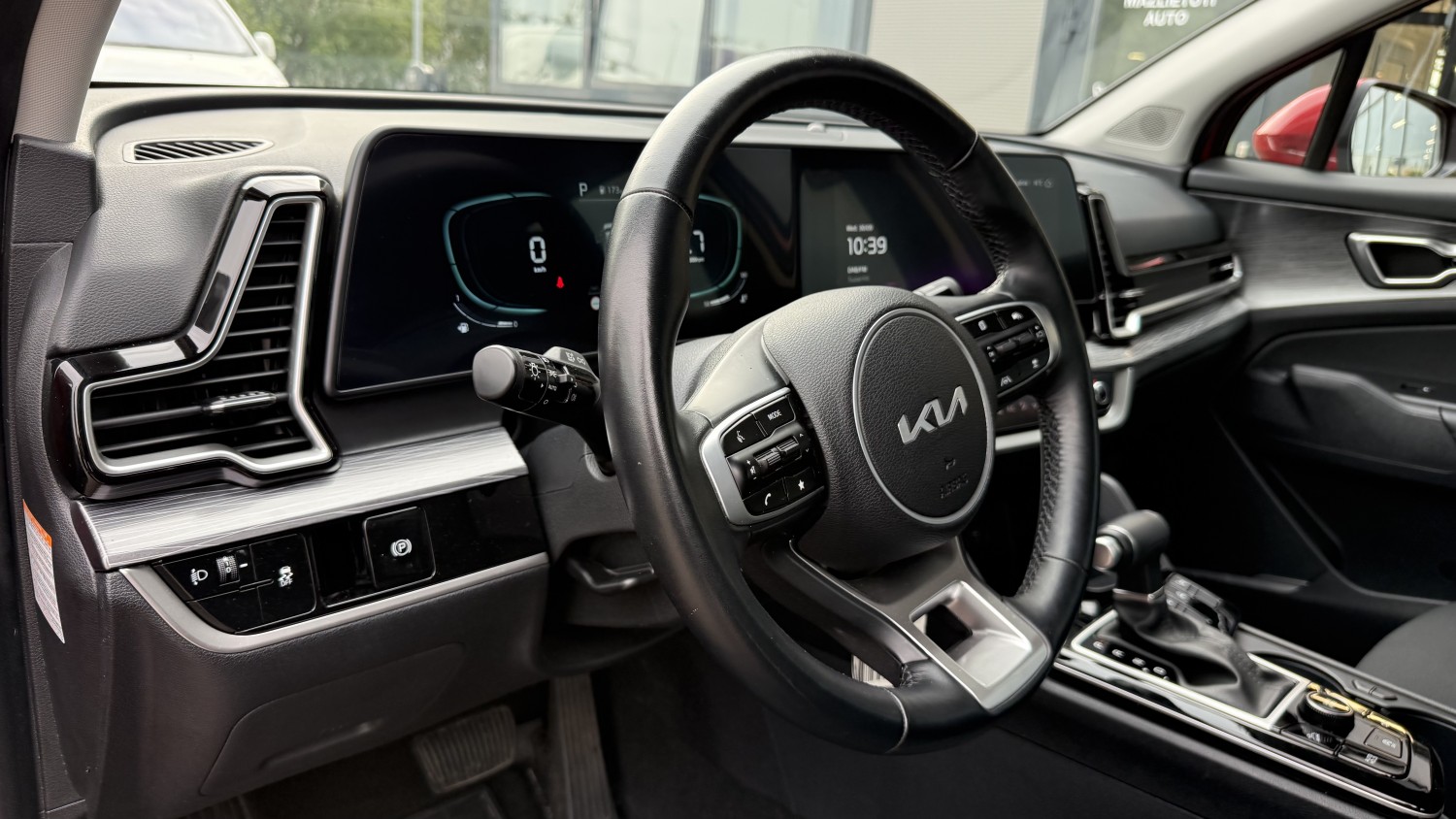 Car image 17