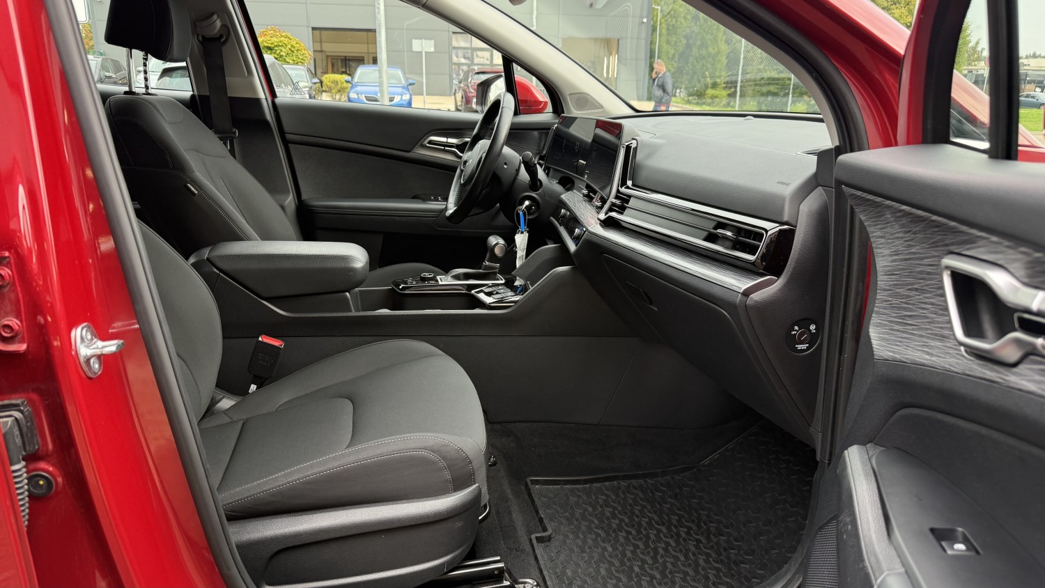 Car image 15