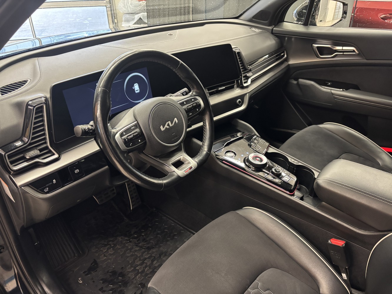 Car image 10