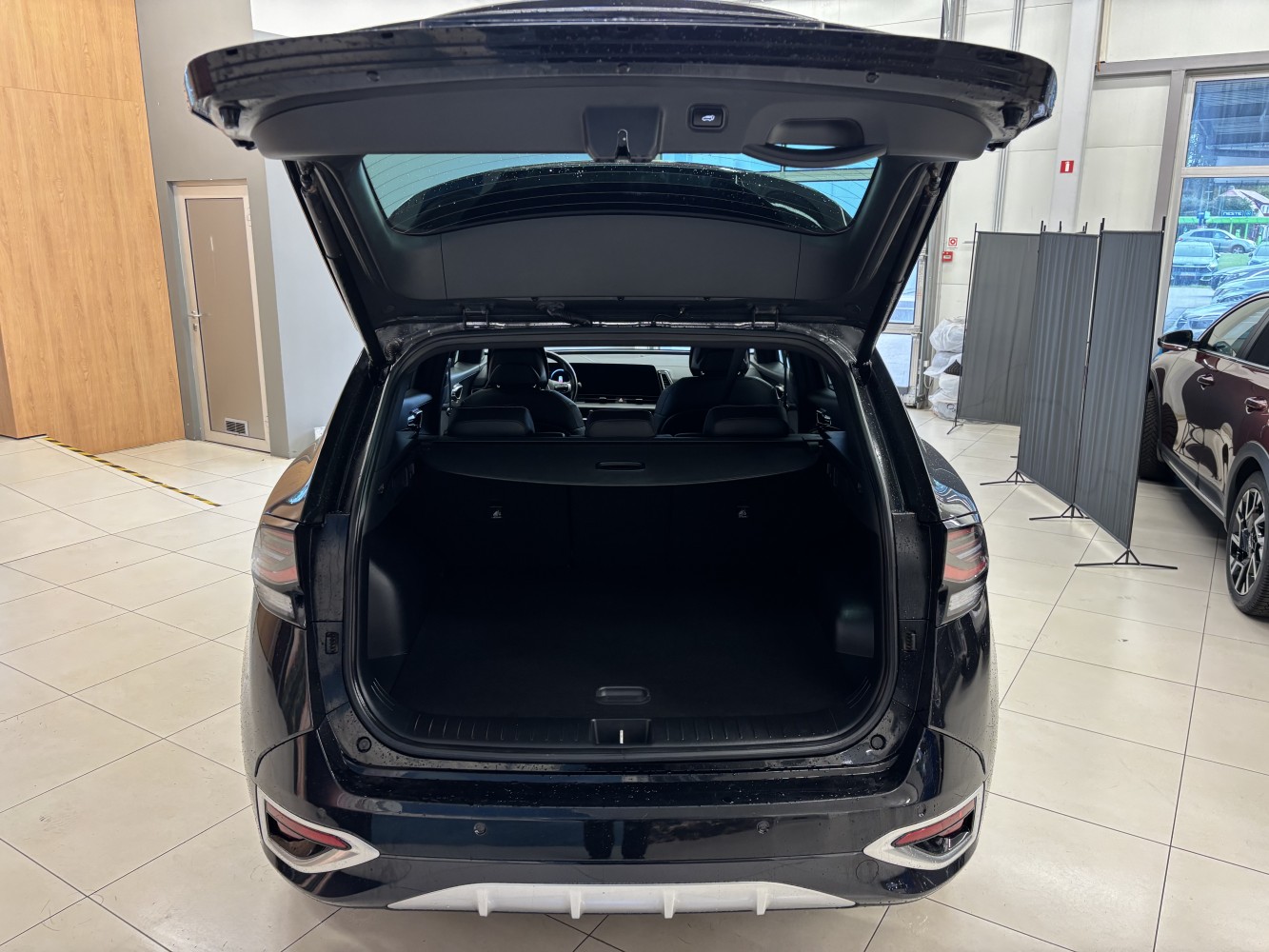 Car image 29