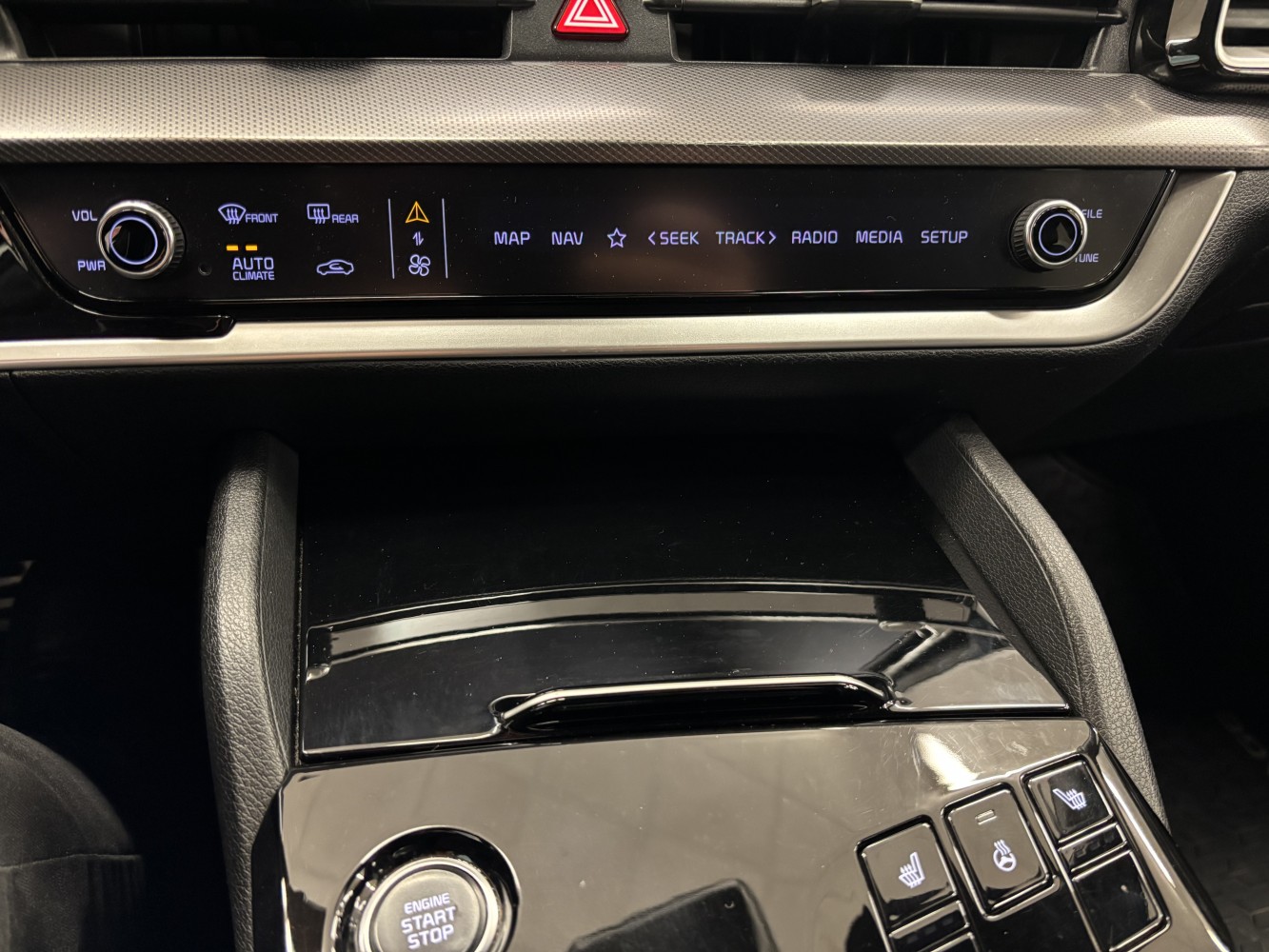 Car image 23