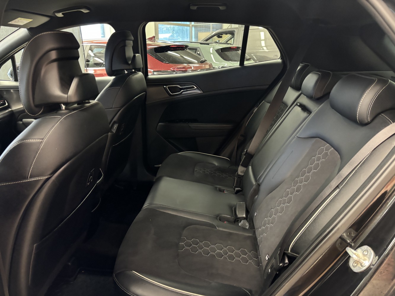 Car image 26