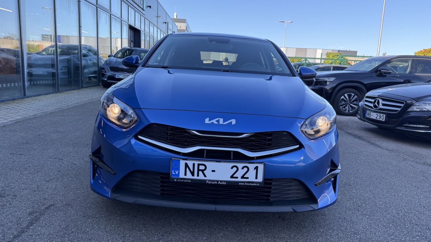 Car image 7