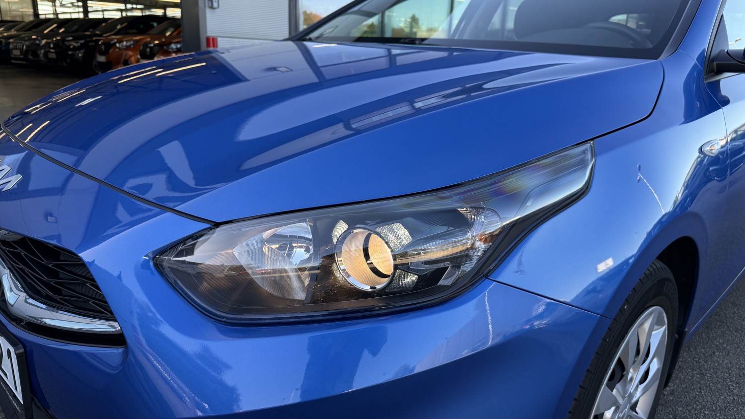 Car image 9