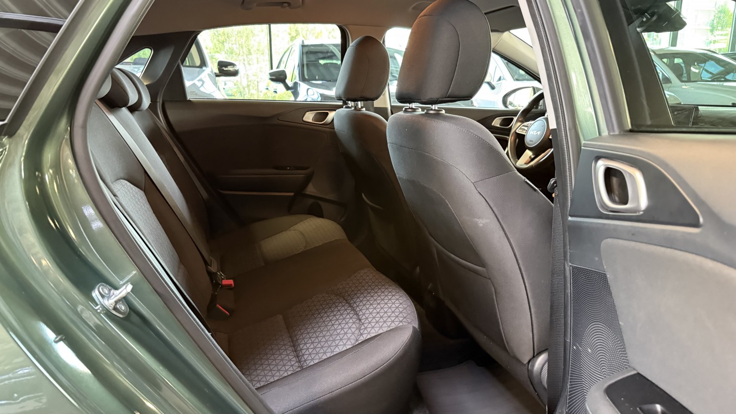 Car image 15