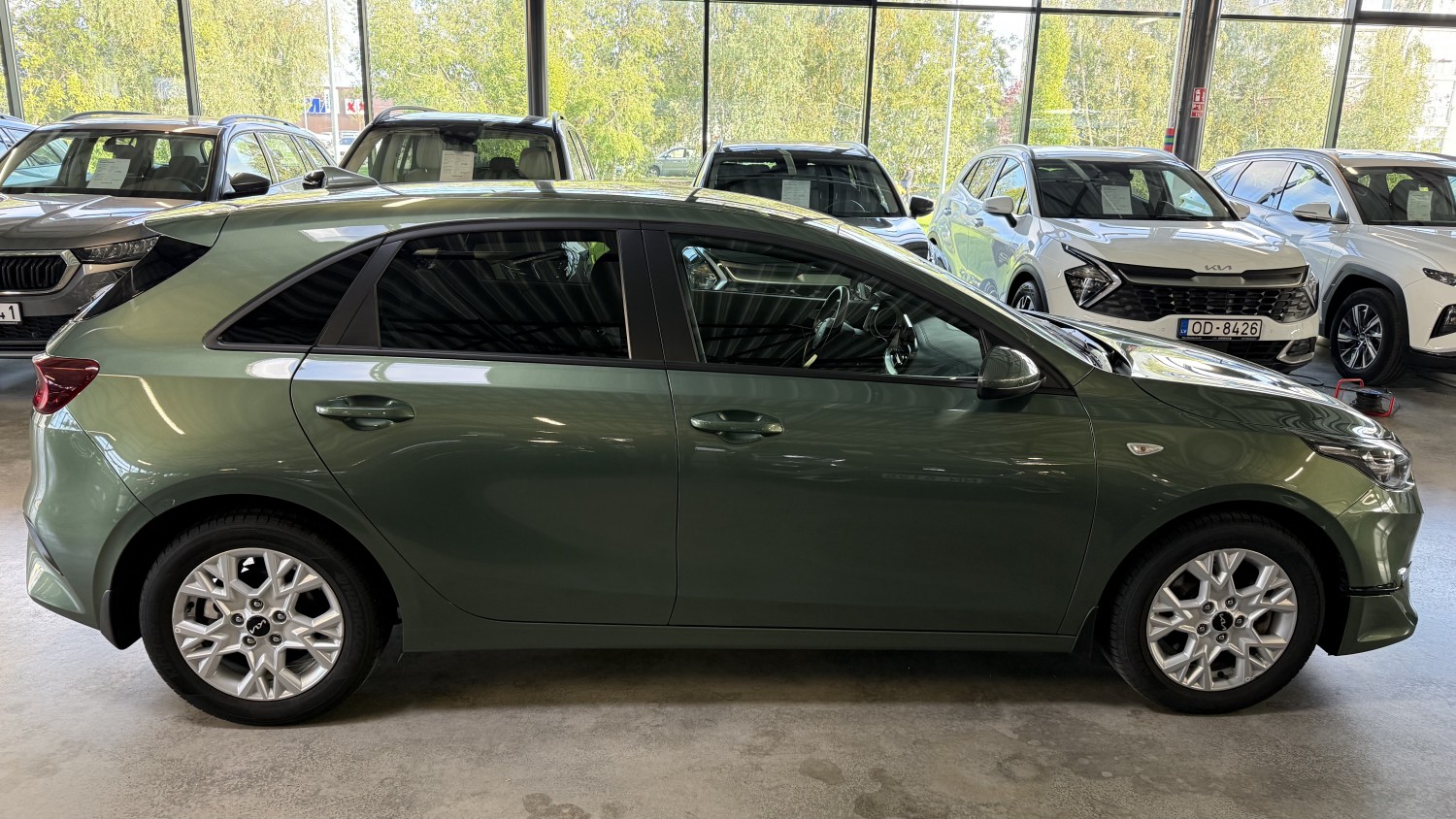 Car image 5