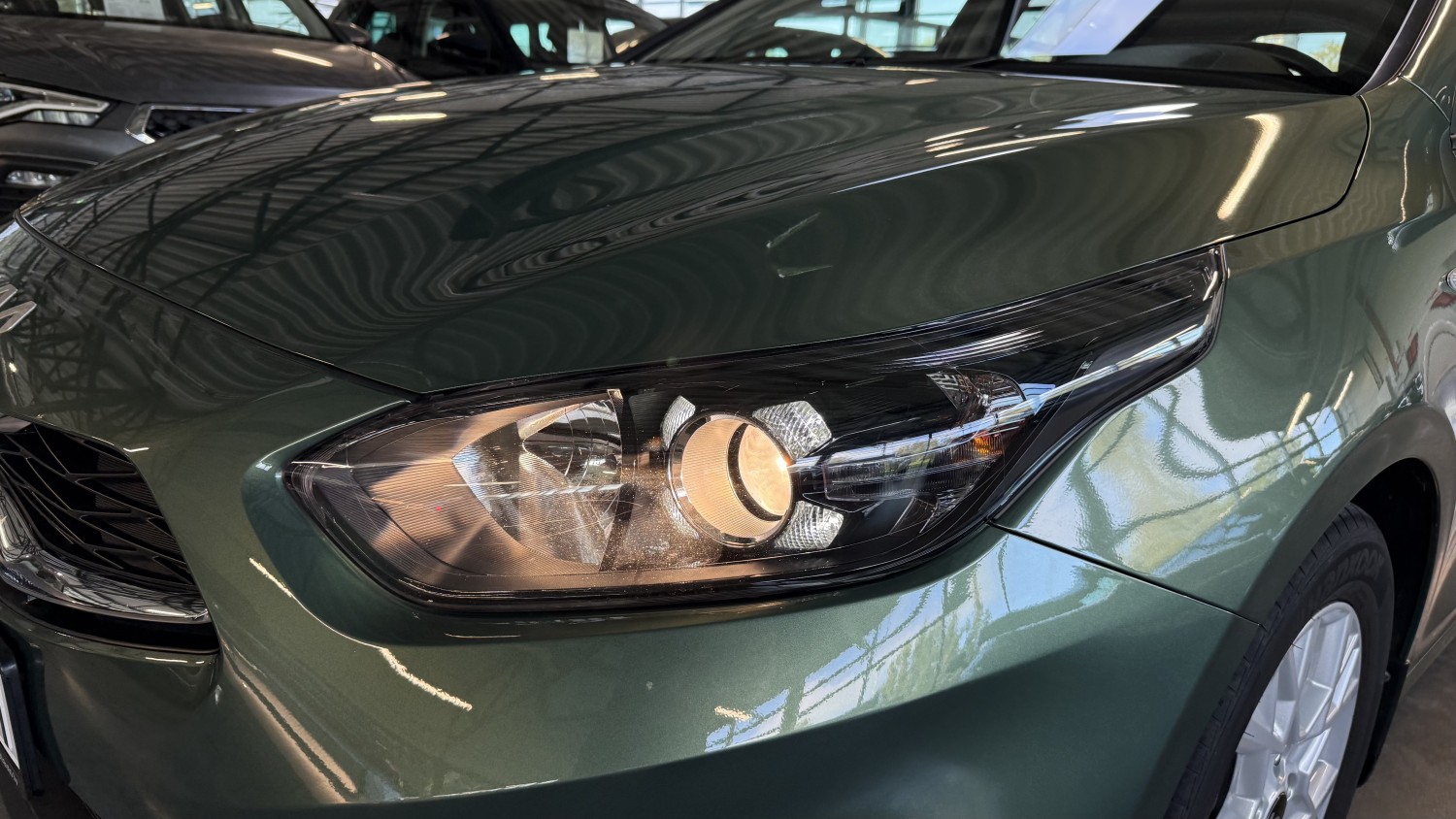 Car image 9