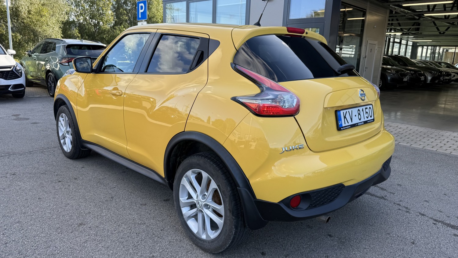 Car image 2