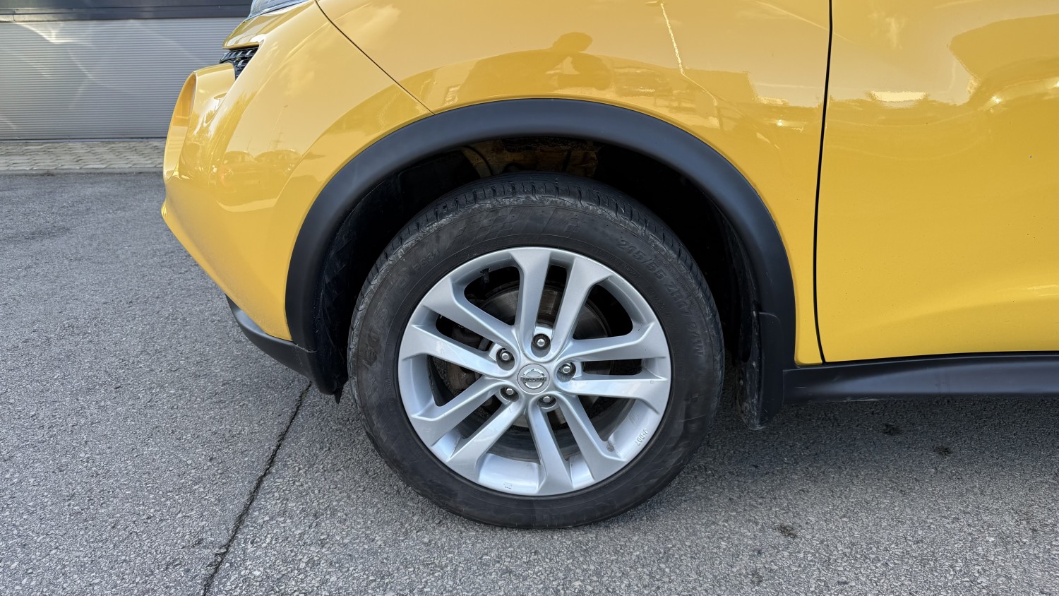 Car image 7