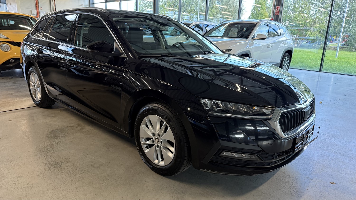 Car image 6