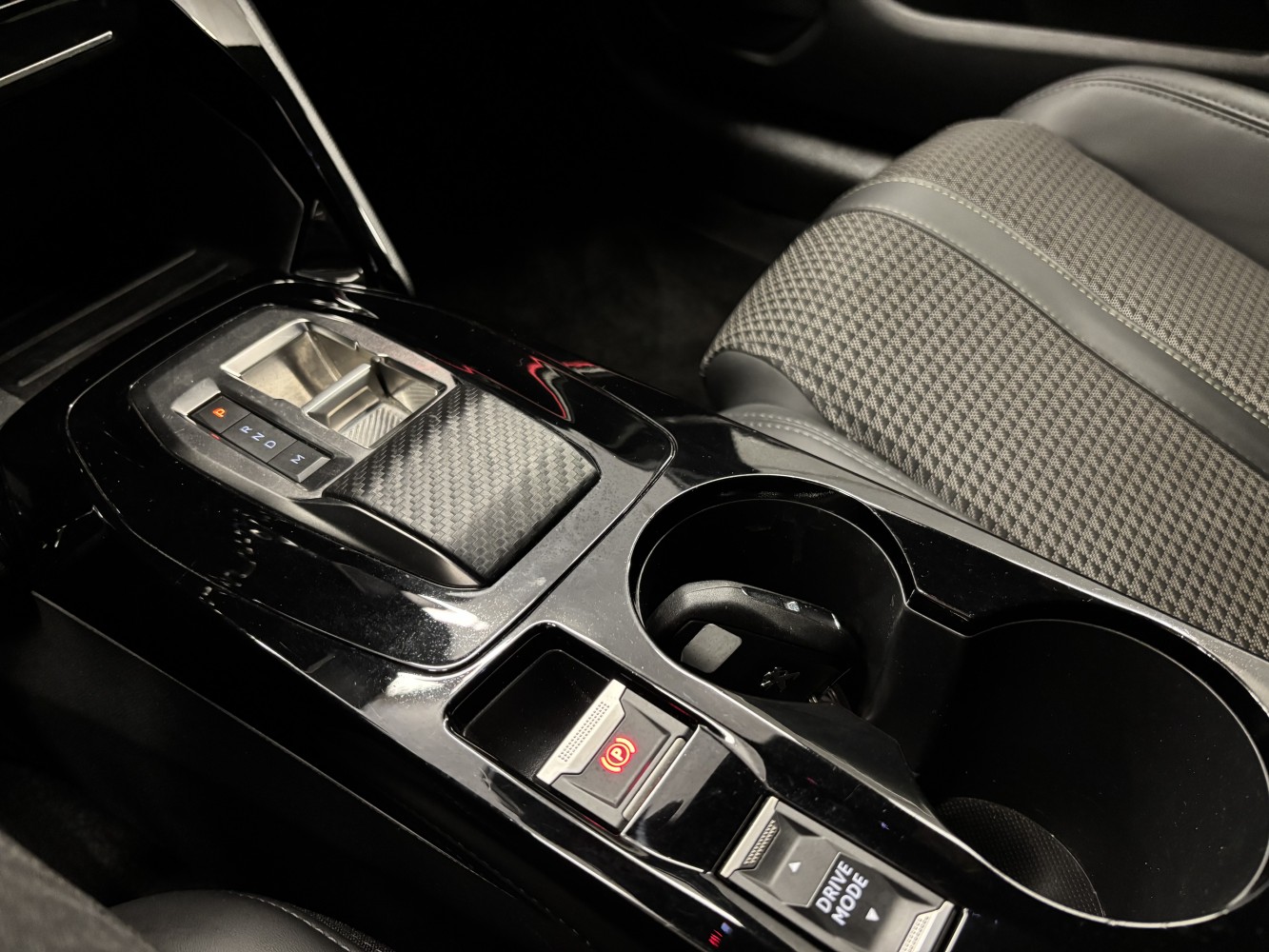 Car image 24