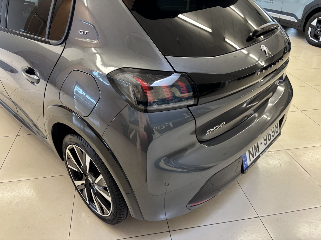 Car image 6