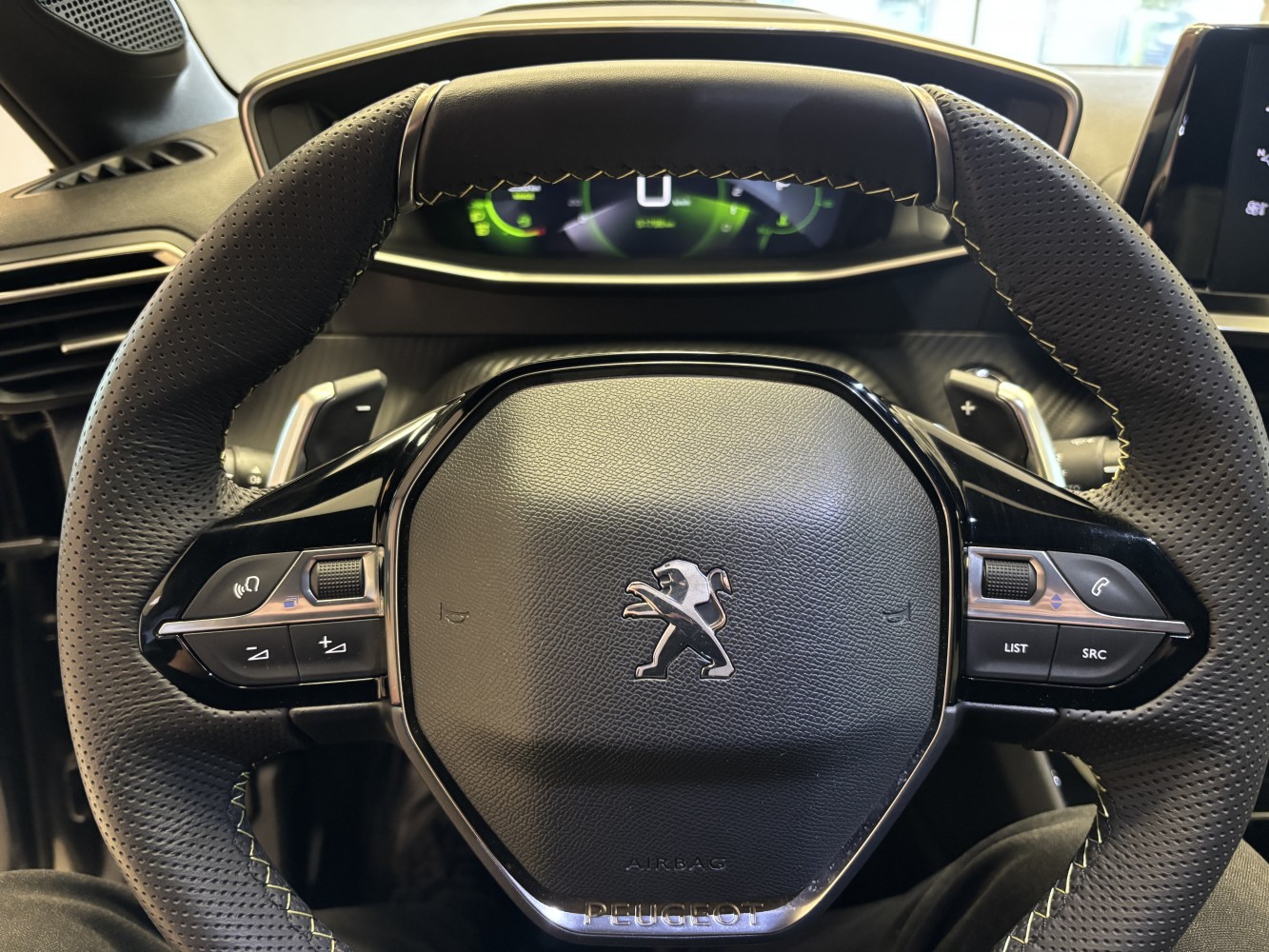 Car image 15