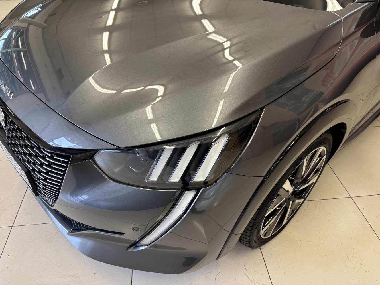 Car image 5