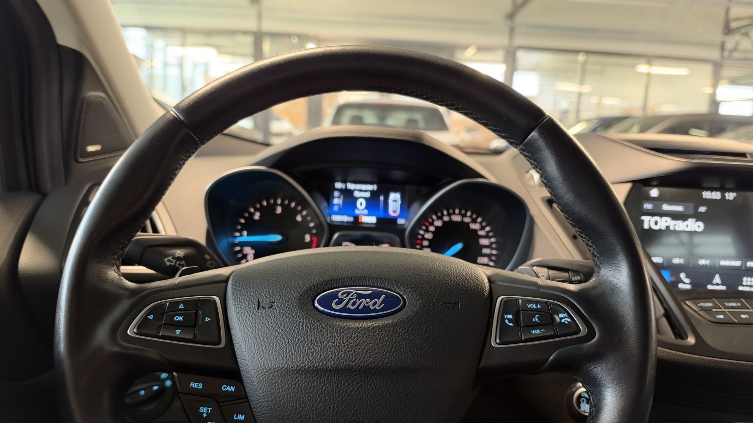 Car image 19