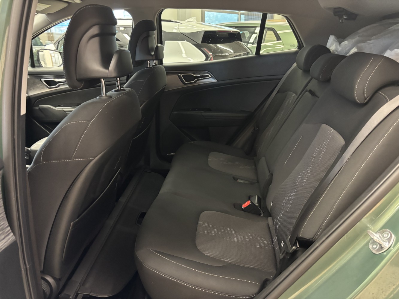 Car image 27