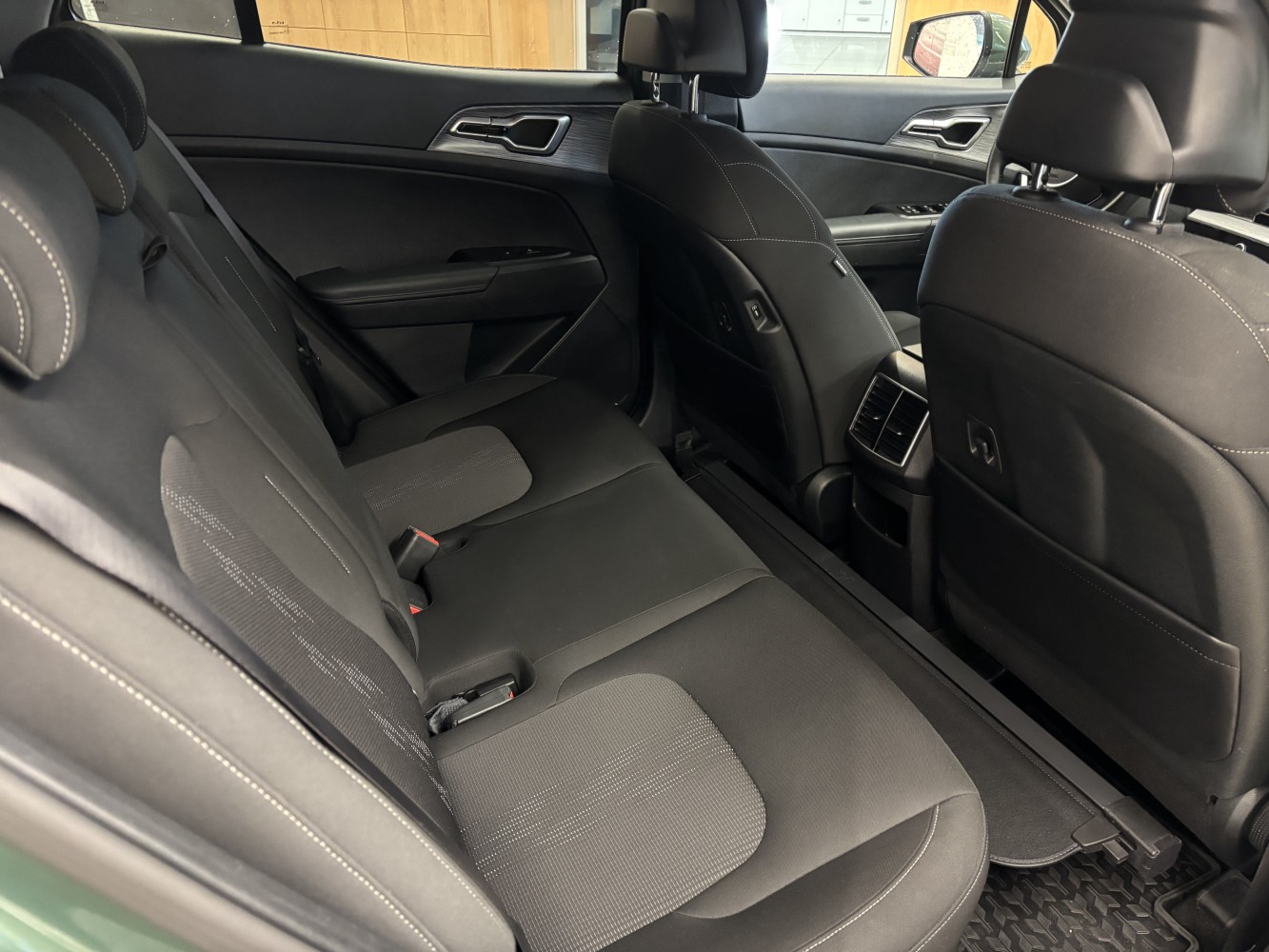 Car image 29