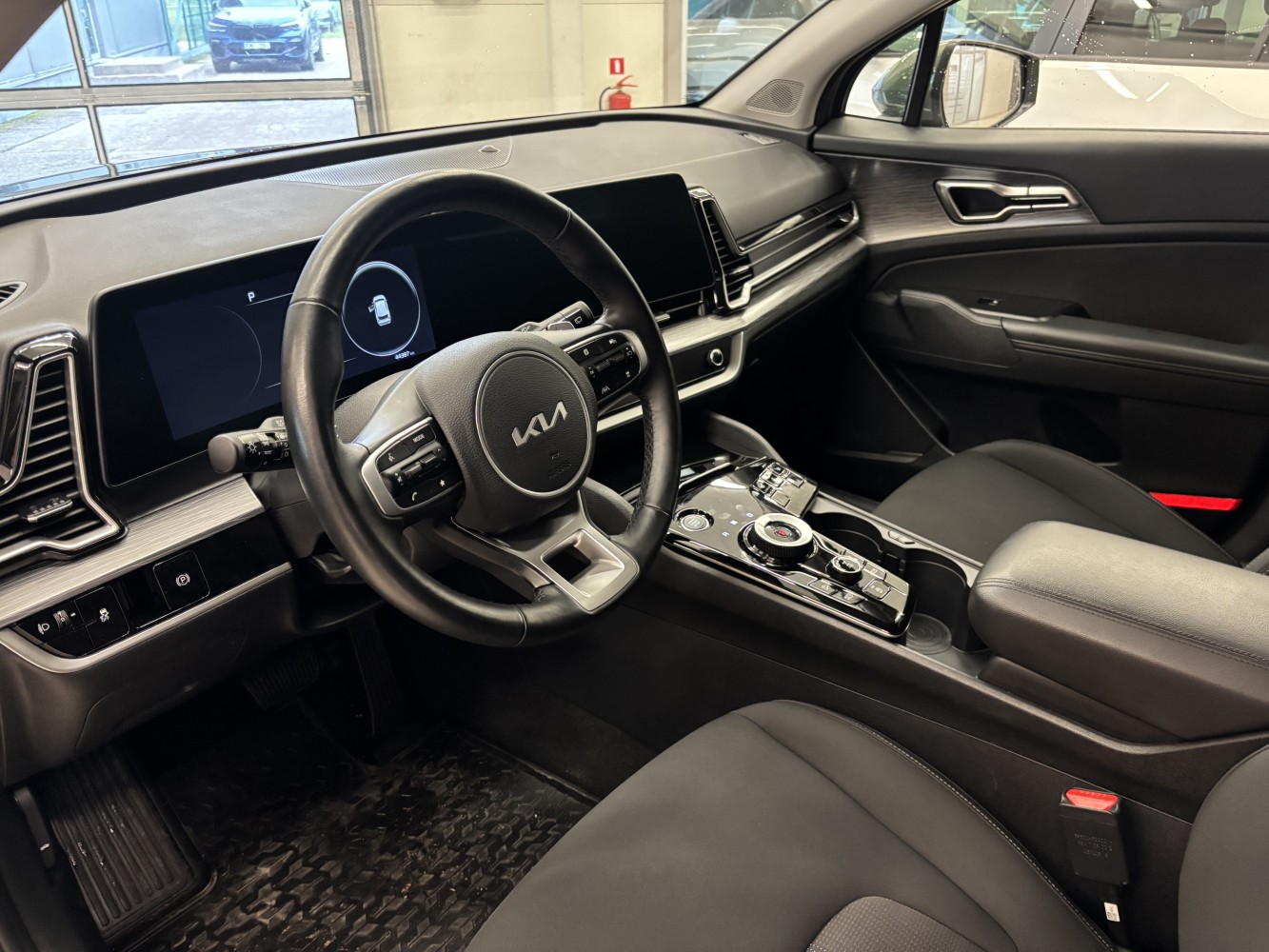 Car image 8