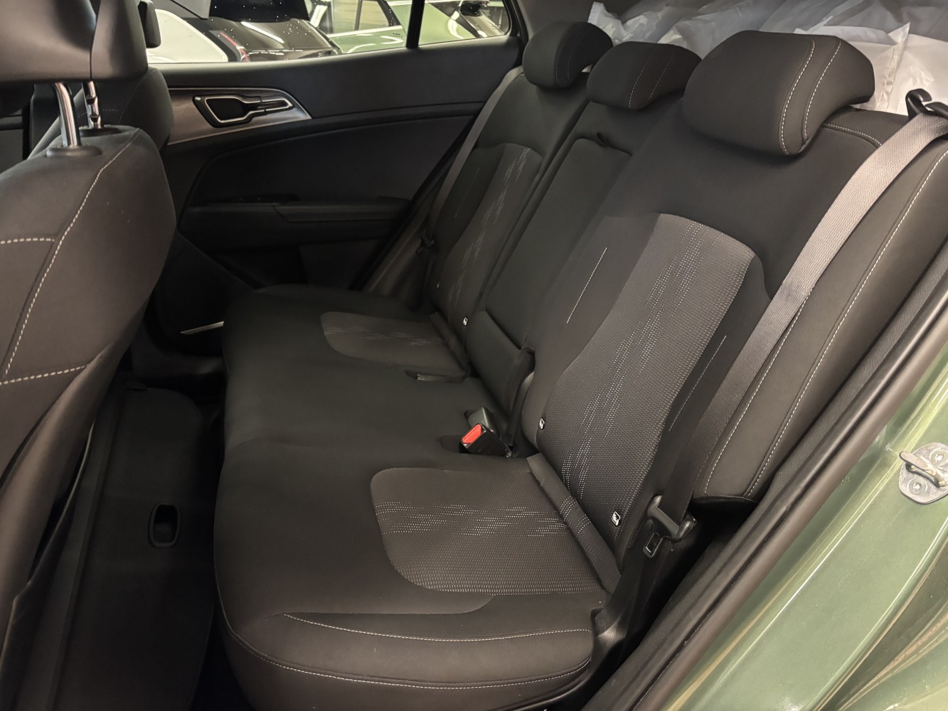 Car image 28